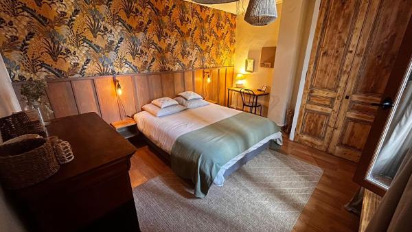 UNE FERME EN VILLE Chambres dhôtes et Table dhôtes, Prenota  Bron Rodano