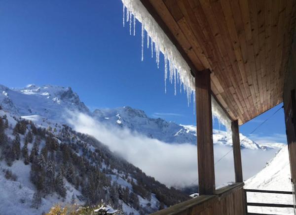 Chambres dhôtes de Montagne "les 3 Evéchés", Reserva ahora  Hoteles en Oisans con aparcamiento, Aparcamiento