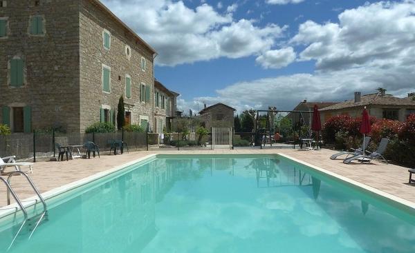 La Bastide des Lavandieres - Apartment Cerise, Buchen Sie Ferienwohnung Hotels in Gard mit Parkplatz, Parkplätze