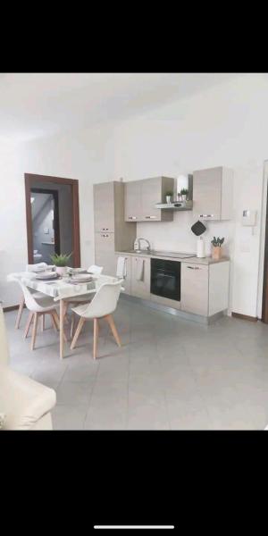 Suite Room Malpensa apartment, Buchen Sie Ferienwohnung Cardano al Campo Lombardei