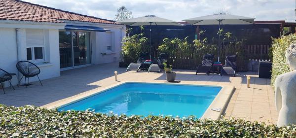 Villa de vacances avec Piscine, Billard & Pétanque, Reserva ahora  Hoteles en Aquitania con aparcamiento, Aparcamiento