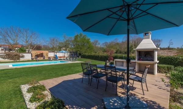 Villa Perhat, Reserva ahora  Hoteles en Istria central con piscina, Piscina
