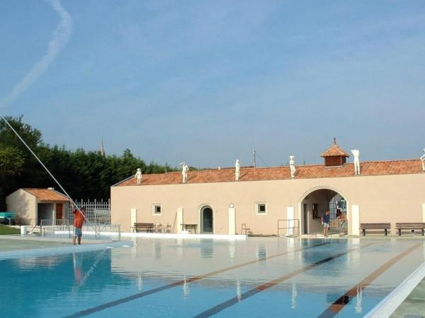 Camping 3 étoiles - Piscine - eeefaf, Reserva ahora  Hoteles en Aquitania con aparcamiento, Aparcamiento