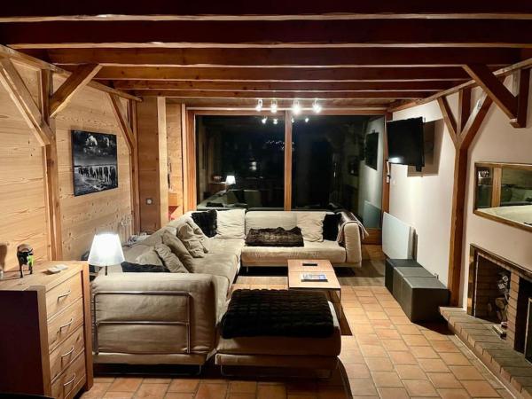 Le Roc - Courchevel Village, Prenota  Hotel a Alvernia con parcheggio, Parcheggio