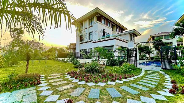 Phoenix Villas FLC Ha Long, Prenota  Hotel con piscina a Quang Ninh, Piscina