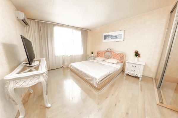 ЖД вокзал Набережная Центр, Buchen Sie  Hotels in Oblast Dnipropetrowsk mit Parkplatz, Parkplätze