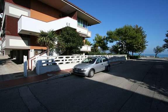 Appartamento sul mare da Antonio, Reserva ahora  Hoteles en Abruzos con aparcamiento, Aparcamiento