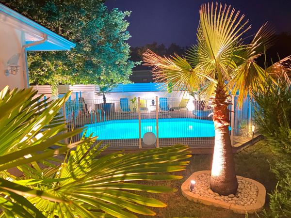 Villa Bassin d Arcachon 7pers piscine chauffée, Reserva ahora  Hoteles en Aquitania con aparcamiento, Aparcamiento