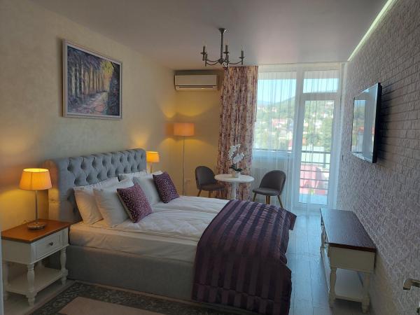 Apartmets Club Yaremche, Buchen Sie  Jaremtsche 