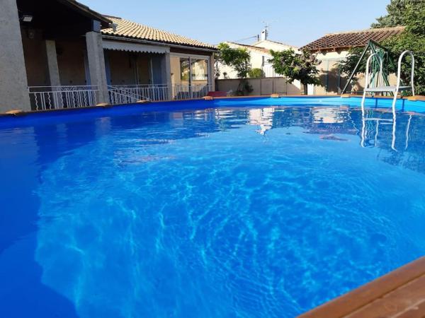 La Villa des Sorgues, Prenota  Hotel con piscina a Valchiusa, Piscina