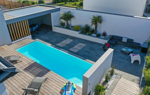 Villa Nymphéa - maison avec piscine chauffée St Gildas de Rhuys, Prenota  Hotel con piscina a Bretagna, Piscina