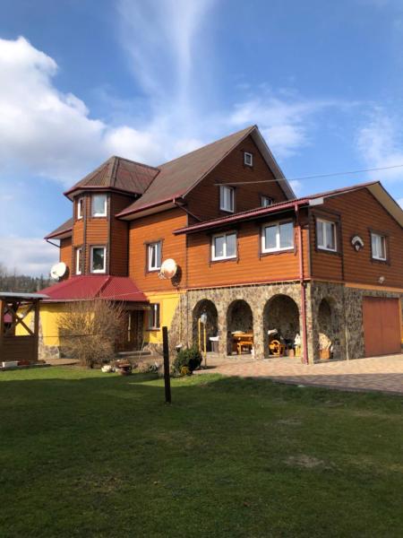 Біля Погару, Buchen Sie  Hotels in Region Lviv mit Parkplatz, Parkplätze