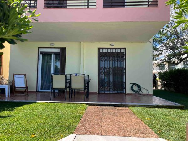 Nikogroup By the Sea 2, Prenota  Hotel a Macedonia con parcheggio, Parcheggio