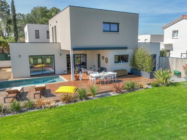Villa Luxe&Nature, 10 mins de Montpellier, 6 personnes, Réserver  Hôtels à Hérault avec piscine, Piscine