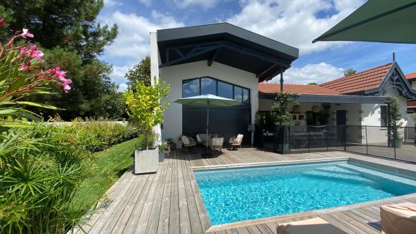 Villa Arcachonnaise, Reserva ahora  Hoteles en Aquitania con aparcamiento, Aparcamiento