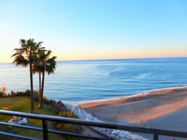 santa clara cornisa, Prenota  Hotel a Costa del Sol con piscina, Piscina