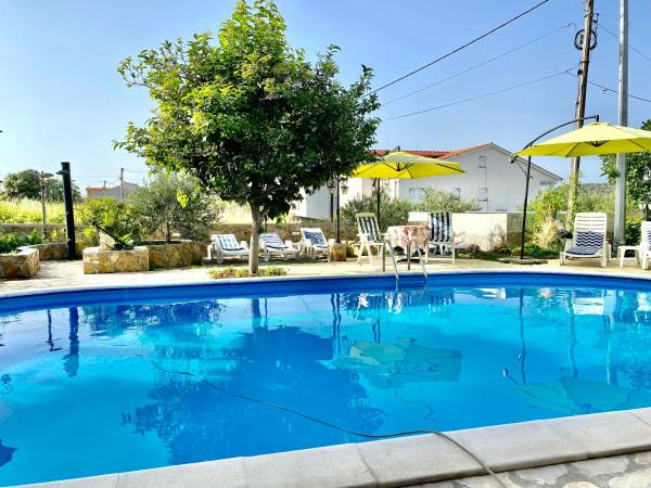 Arbium Classic, Buchen Sie  Hotels in Insel Rab mit Parkplatz, Parkplätze