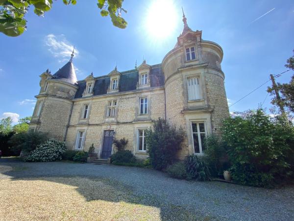 LE CHATEAU Ste MARIE, Reserva ahora  Hoteles en Aquitania con aparcamiento, Aparcamiento