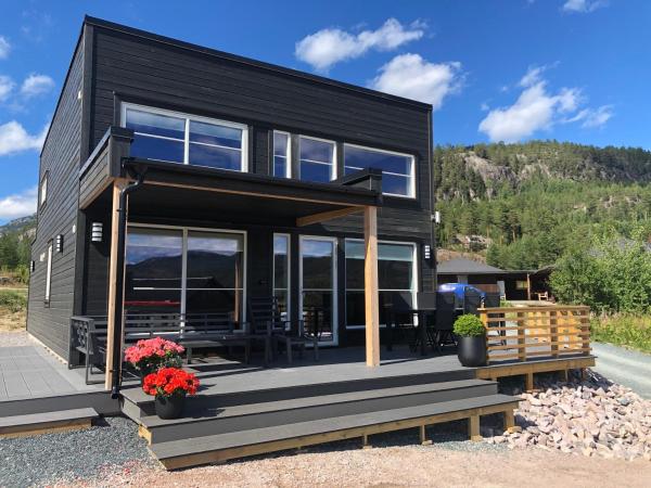 Modern lakehouse with jacuzzi & sauna, near golf and alpine, Buchen Sie Ferienhaus Vradal Vestfold og Telemark