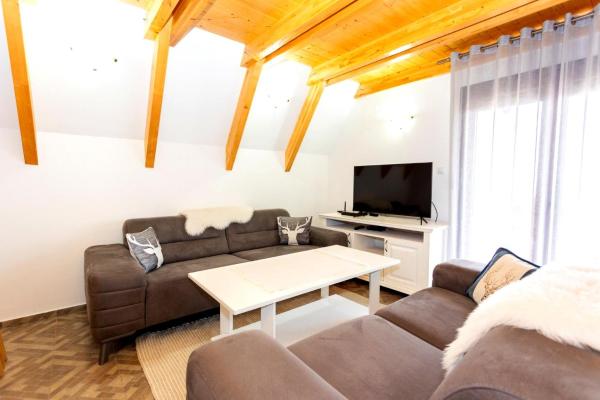 HILL VIEW Chalets, Buchen Sie Chalet Žabljak 