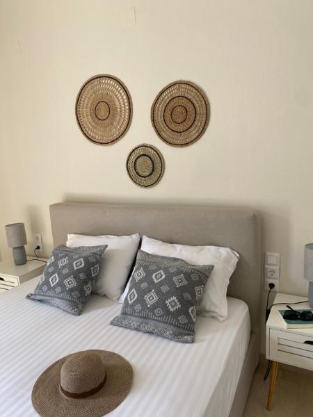 Libera Private Rooms, Reserva ahora  Hoteles en Preveza con aparcamiento, Aparcamiento
