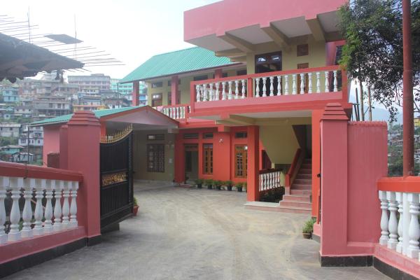 I.K Homestay, Reserva ahora  Hoteles en Kohima con aparcamiento, Aparcamiento