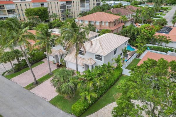 WOW WOW Amazing Location! Heated Pool two and half blocks to sand in your toes, Buchen Sie  Hotels in Broward County mit Pool, Schwimmbad