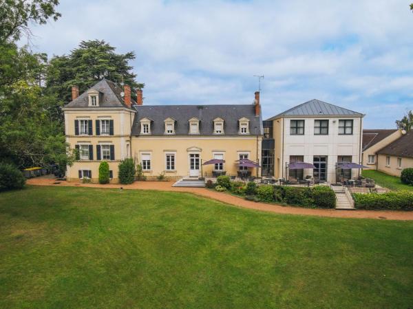 Domaine de la Tremblère, Book Hotel Arthon 