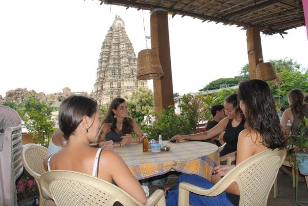 Gopi Guest House, Réserver Maison d'hôtes Hôtels à Karnataka avec parking, Parking