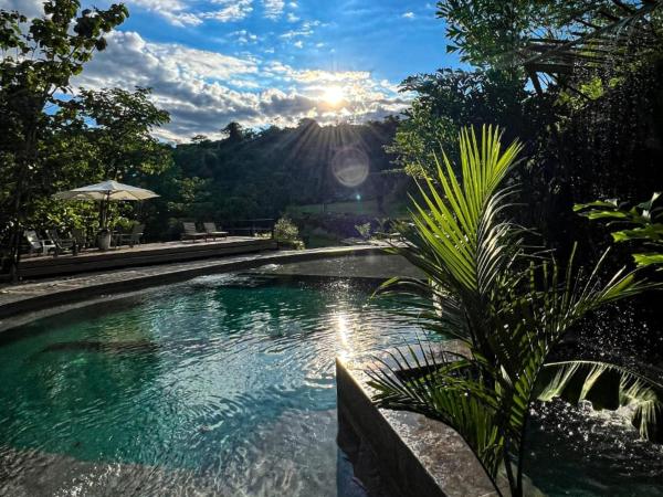 Tuku, Book  Coffee Triangle Hotels with a Pool, Swimming Pool