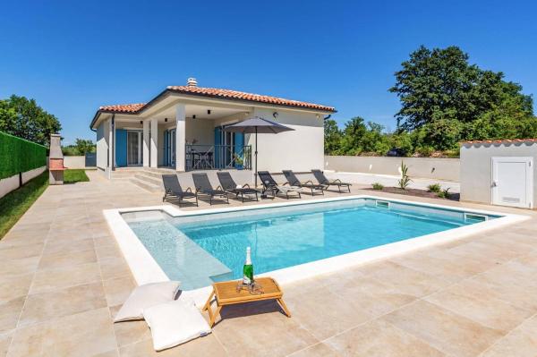 Villa Azurno by Villa Plus, Reserva ahora  Hoteles en Istria central con piscina, Piscina