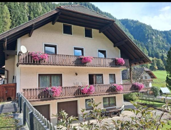 Pension Karner, Reserva ahora  Hoteles en Salzburgo con aparcamiento, Aparcamiento