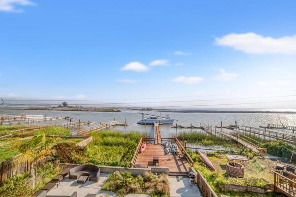 Napa Villa • Waterfront • Near Wineries, Prenota  American Canyon San Francisco Bay Area