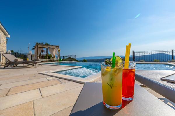 Vinodol Hilltop Estate, Buchen Sie  Hotels mit Pool in Kvarner-Bucht, Schwimmbad