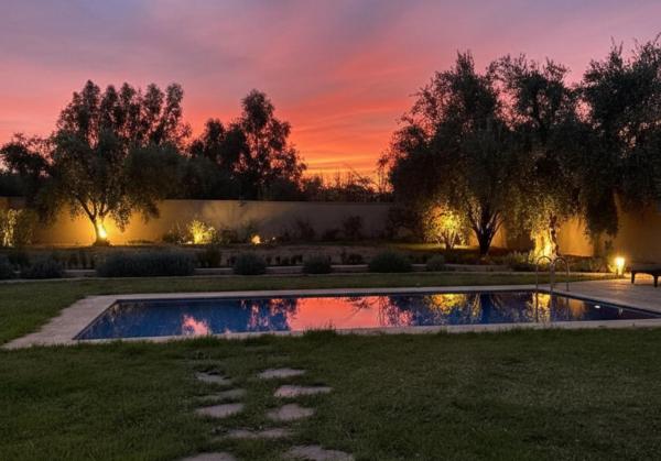 Oasis de Calme Villa Piscine Hammam & Vues Atlas, Buchen Sie  Hotels in Marrakech-Safi mit Parkplatz, Parkplätze