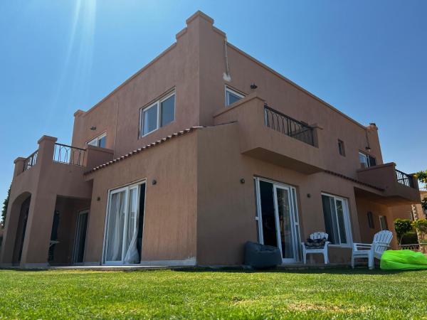 Private Villa Sea View 5BR, Prenota  Hotel a Governatorato di Suez con piscina, Piscina