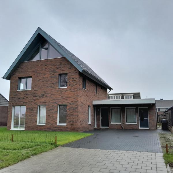 Ons huis, Reserva ahora  Leens Groninga