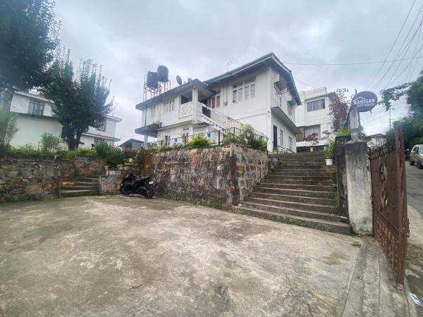 A Villa, Reserva ahora  Hoteles en Meghalaya con aparcamiento, Aparcamiento