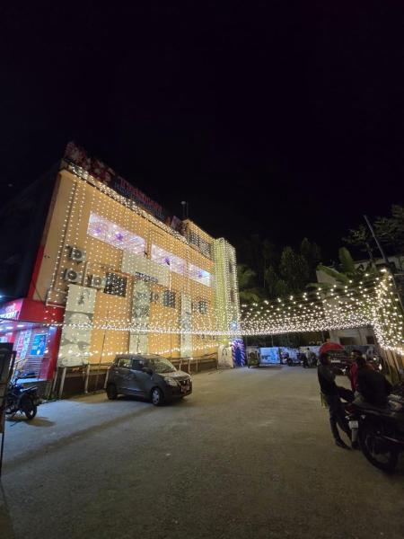 Trishan Hotel, Reserva ahora  Hoteles en Bengala Occidental con aparcamiento, Aparcamiento