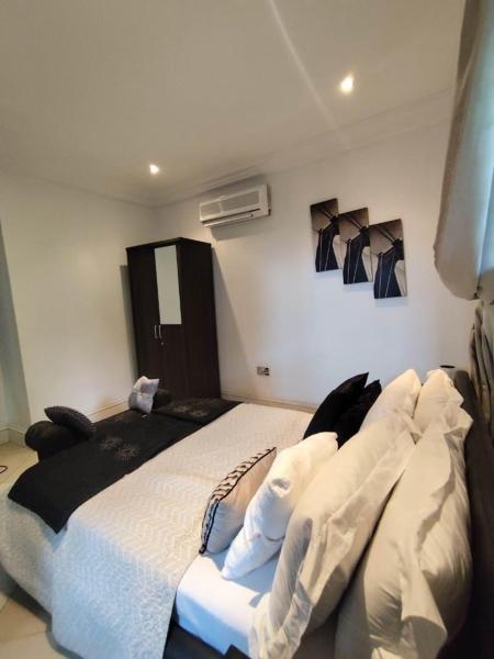 Etikette Homes, Reserva ahora  Hoteles en Gran Acra con aparcamiento, Aparcamiento