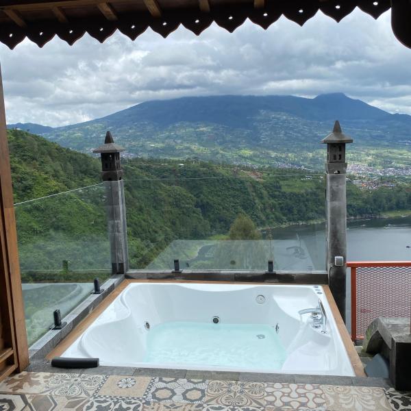 Bagas Luxury Glamping, Prenota  Hotel a Kejajar con parcheggio, Parcheggio