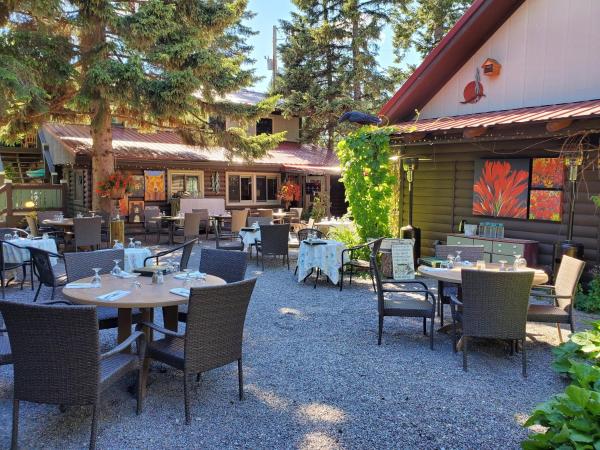 Laughing Horse Lodge, Buchen Sie  Bigfork 