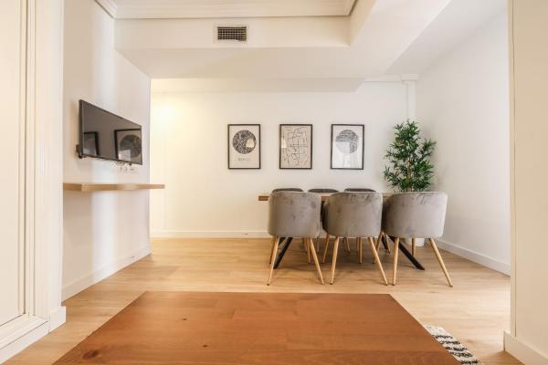 Tirso de Molina Grand Luxury Apartments & Spacious Suites, Book Apartment Madrid Community of Madrid, near Edificio Grassy