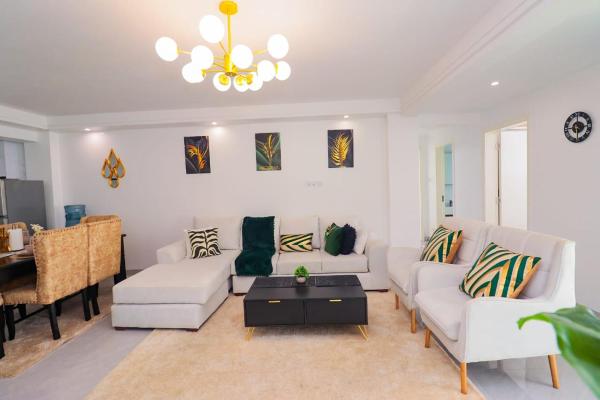 classy executive two bedroom apartment with fully equipped gym ample parking space swimming pool children playing ground and amazing scenic views, Buchen Sie Ferienwohnung Nairobi CBD Nairobi