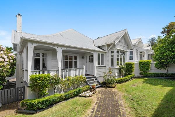 Family Villa, Buchen Sie  Hotels in Nordinsel mit Parkplatz, Parkplätze