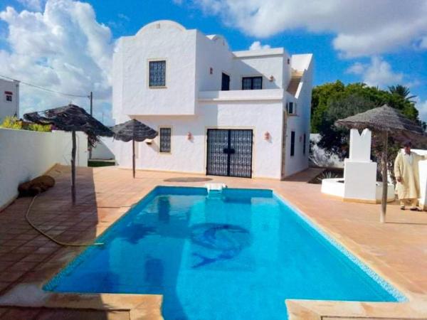 Villa avec piscine à Djerba, Zone touristique, Reserva ahora  Hoteles en Djerba con aparcamiento, Aparcamiento