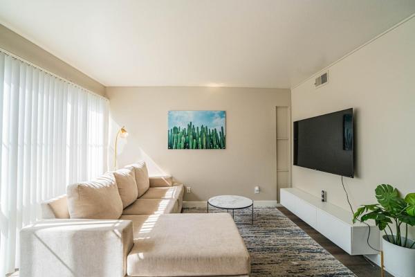 Spacious 2 Bedroom, 2 Bath, Pool, Free Parking, Gym, Prenota  Hotel con piscina a Arizona, Piscina