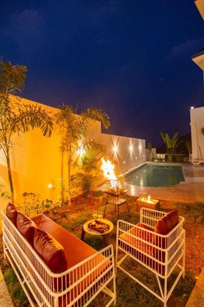 ELIVAAS Le Aravella 3 BHK Villa with Gazebo, Balcony & Private Pool, Prenota  Hotel a Rajasthan con piscina, Piscina