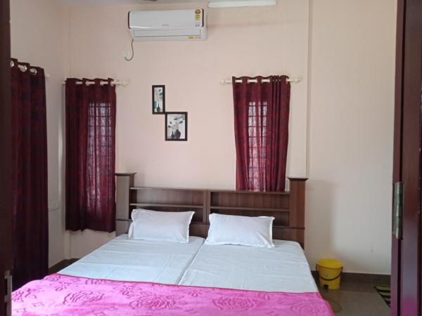 Sakalam homestay, Book  Trivandrum International Airport Kerala, near Kuthiramalika Palace