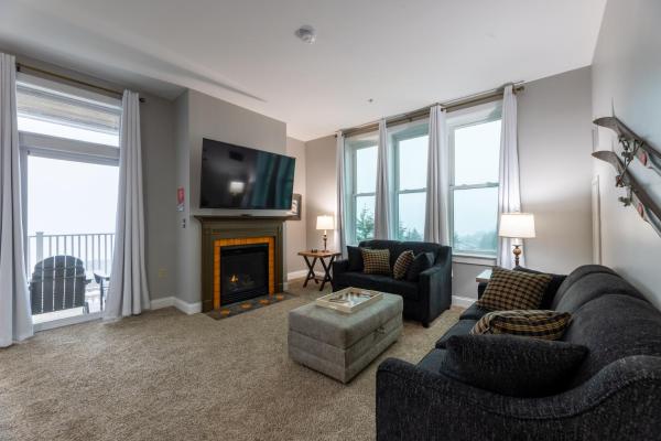 Snowshoe Village Ski-in - Ski-out Condo w Hot Tub, Buchen Sie  Snowshoe West Virginia